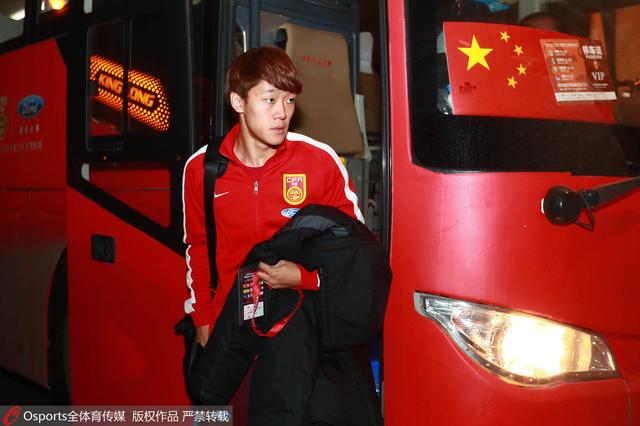 刘若英香港出演舞台剧 见到台下张艾嘉激动流泪 2011-07-26 舞台剧《红娘的异想世界之在西厢》亚洲巡演香港站，于7月21至24日在香港文化中心大剧院演毕4场。