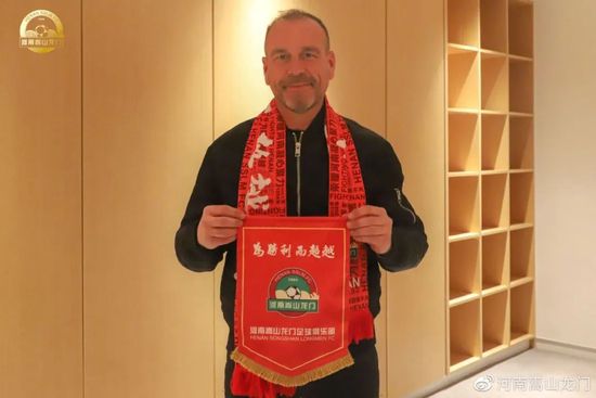 “年度男士”荷兰弟丨赏色 2021-11-21 西装硬汉荷兰弟丨赏色 2021-02-12 “荷兰弟”感染新冠肺炎？