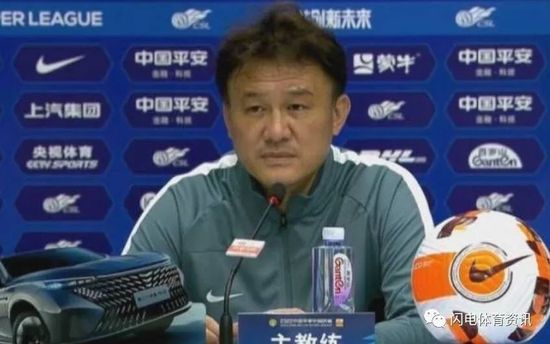 影片讲述了情侣博主徐小梨（郑合惠子 饰）与“雇佣男友”郝楂（左凌峰 饰）突遇流量危机，为涨粉竟策划一出结婚大戏！