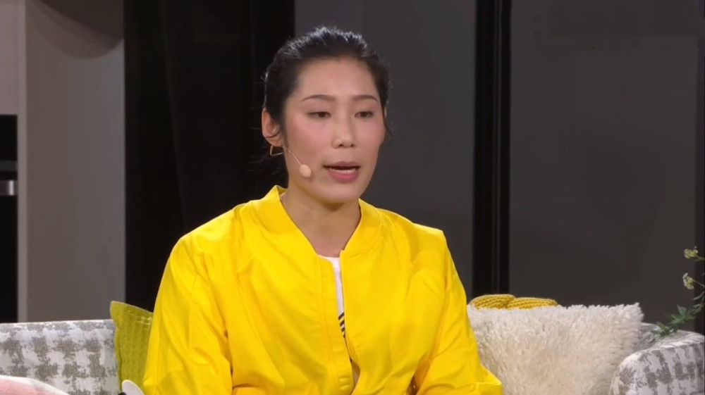 奥黛丽·塔图（AudreyTautou）在电影节前接受采访，为电影节造势，身穿 第77届戛纳电影节评委阵容官宣 《芭比》导演领衔 2024-04-29 4月29日，第77届戛纳电影节主竞赛评审团阵容公布，由《芭比》导演格蕾塔·葛韦格领衔，评委包括土耳其编剧/摄影师埃布鲁·锡兰、美国演员莉莉·格莱斯顿、法国演员伊娃·格林、黎巴嫩导演&编剧娜丁 第77届戛纳电影节主视觉海报曝光 致敬导演黑泽明 2024-04-24 近日，第77届戛纳电影节主视觉海报公布，向日本传奇导演黑泽明致敬，海报场景取自其1991年的作品《八月狂想曲》，展现了电影的诗意之美。