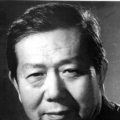 影片发布一组角色剧照，并同步曝光演员阵容，在杭州的湖光山色中，正上演这场关于“爱和美味”的温暖故事。