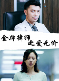 朱莉身穿黑色抹胸上衣搭配黑色裤子，简单干练却不失性感迷人；范宁的绿色连衣裙时髦大方，使年仅16 安妮斯顿亮相《母亲节》首映 罗伯茨白西服潇洒 2016-04-14 好莱坞当地时间4月13日，安妮斯顿出席《母亲节》首映。
