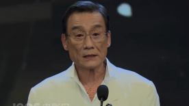 ”为呈现最真实的深海压迫感，《蛟龙行动》剧组选择在青岛冬季刺骨海水中实拍。
