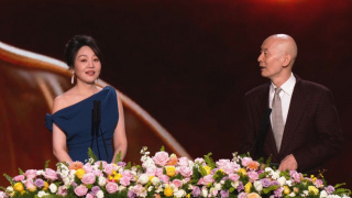 《蜂蜜的针》曝终极预告 袁泉上演除害猎杀法则3453人看过 《阳光女子合唱团》MV上线 A-lin歌唱爱与幸福2103人看过 《天才游戏》曝预告 彭昱畅丁禹兮化身纯恨宿敌2667人看过 《纯真年代的爱情》研讨会 孙千王天辰忆拍摄往3157人看过 新闻首页 电影新闻首页 明星新闻 华语 海外 成龙、梁朝伟、小贝、李栋旭等观战NBA中国赛 日前，25-26赛季NBA季前赛在中国澳门举行，成龙、梁朝伟 、刘嘉玲、任达华、大卫·贝克汉姆、林书豪、李小鹏、李栋旭、刘宪华、杜华、李汶翰等到场观... 《球状闪电》官宣 童瑶、王安宇、杨立新领衔主 9月25日，根据刘慈欣同名小说改编而成的剧集《球状闪电》阵容官宣，由陈思诚监制，戴墨执导，童瑶、王安宇、杨立新领衔主演，周一围、丁勇岱特邀主演，杨玏、... 倪妮、宋威龙外网生图抗打 时装周同场黛米·摩2025-09-24 汤唯、乔贝贝、张婧仪、吴磊等亮相伦敦时装周2025-09-24 演员于朦胧坠楼身亡 杨幂、迪丽热巴等发文悼念2025-09-12 《跛豪》《新上海滩》导演潘文杰逝世 享年69岁2025-09-10 更多 堪比时装周!